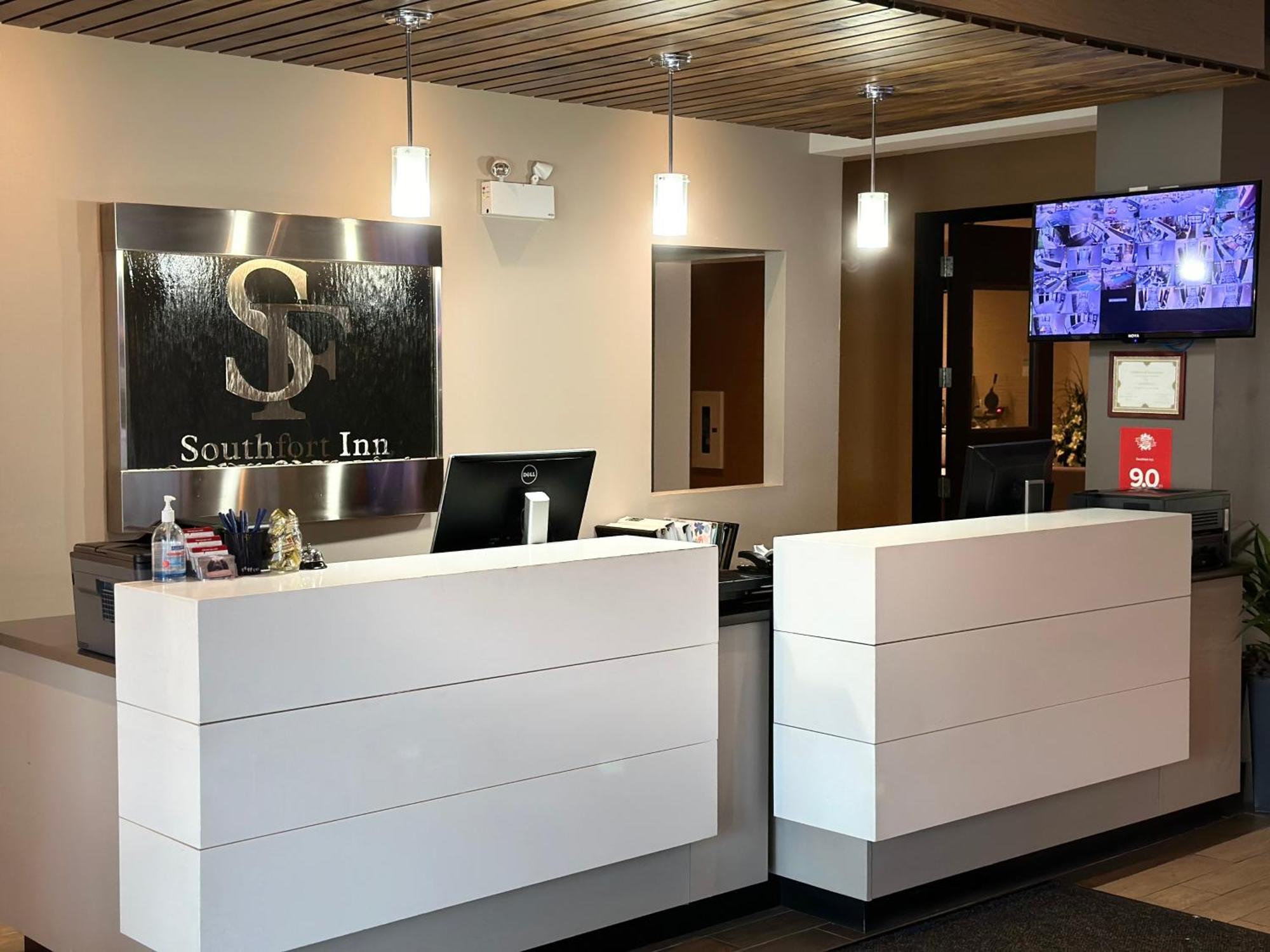 Southfort Inn Fort Saskatchewan Экстерьер фото