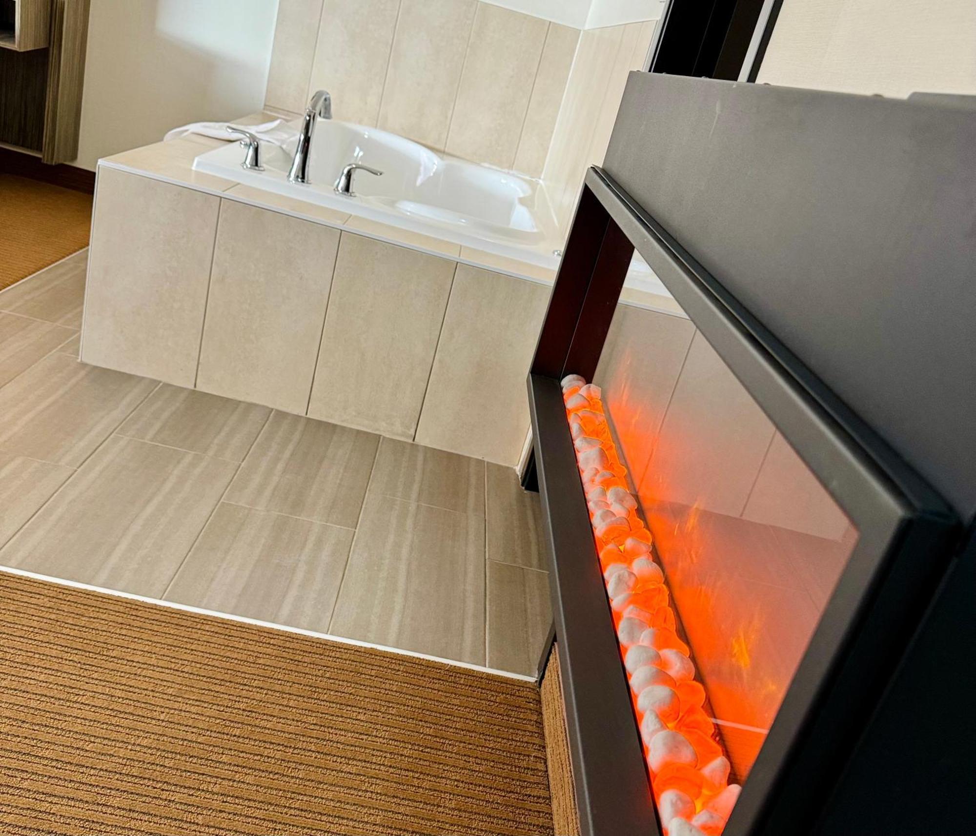 Southfort Inn Fort Saskatchewan Экстерьер фото