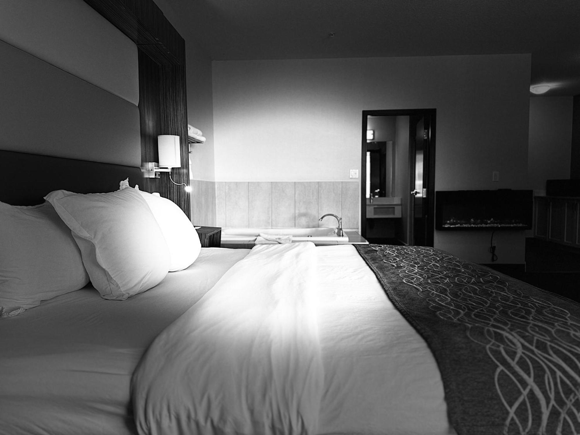 Southfort Inn Fort Saskatchewan Экстерьер фото