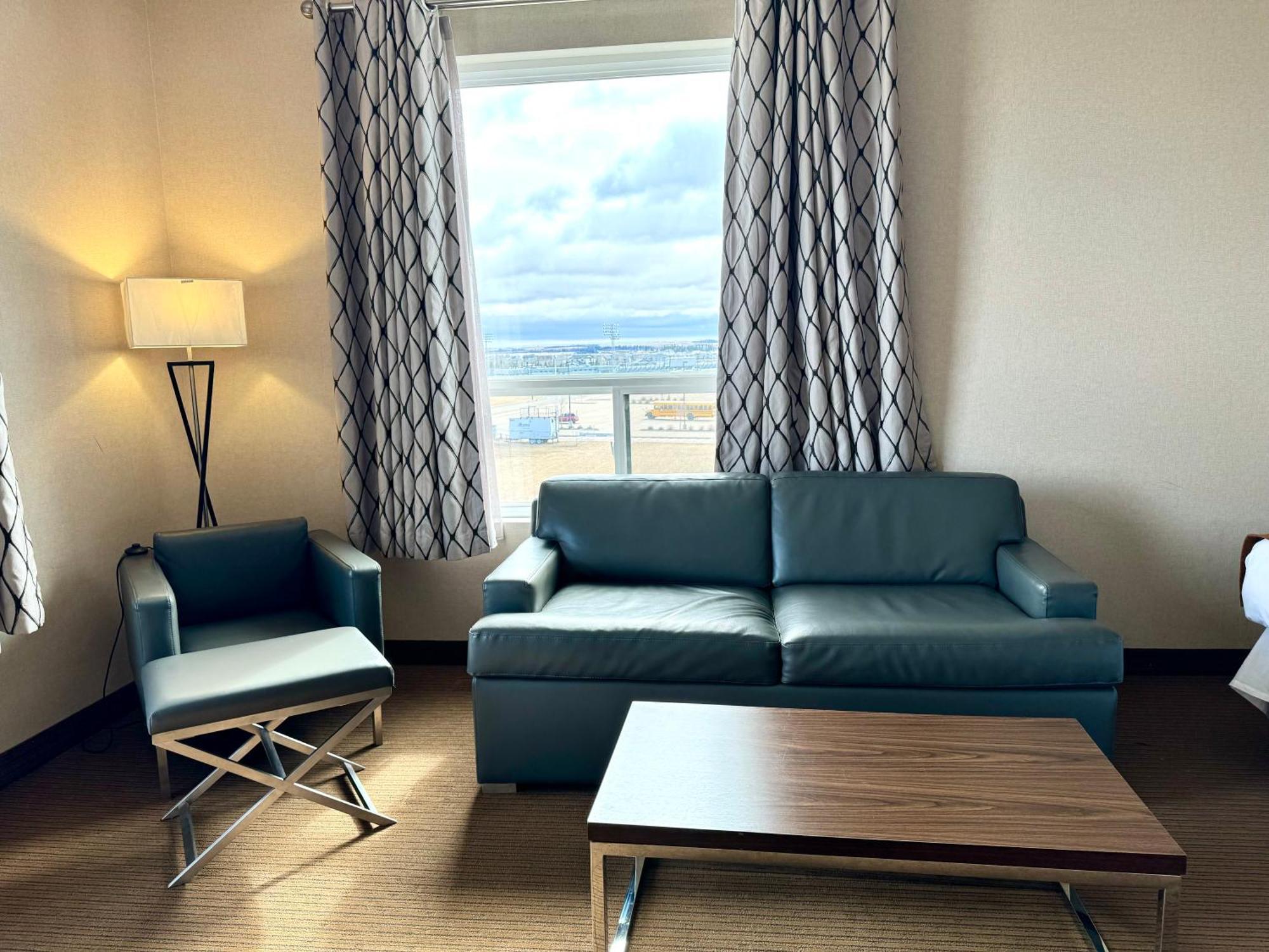 Southfort Inn Fort Saskatchewan Номер фото