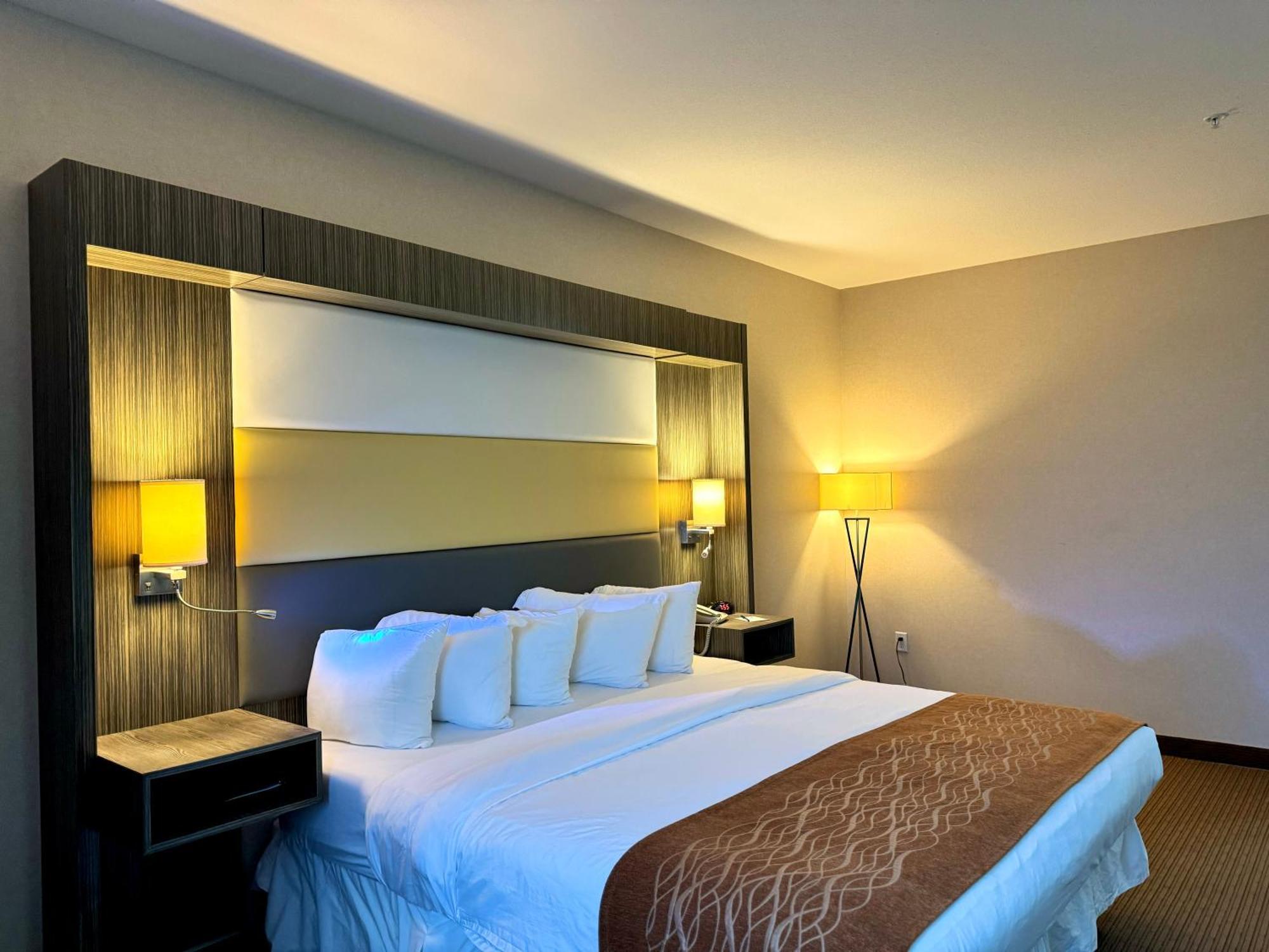 Southfort Inn Fort Saskatchewan Номер фото