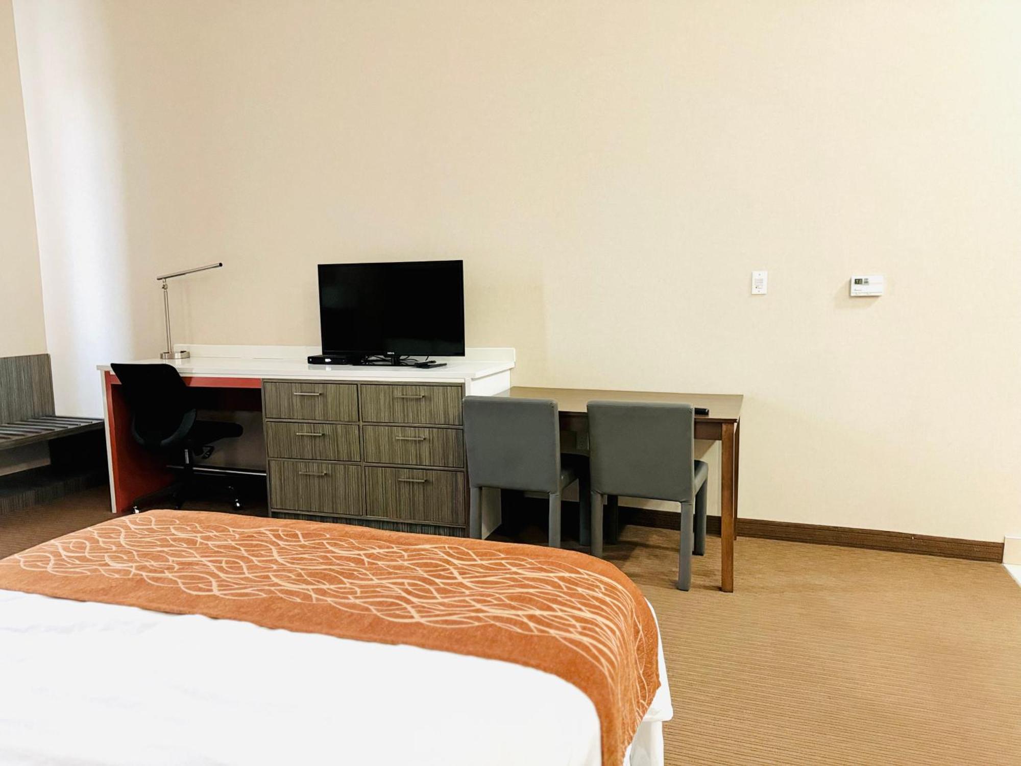 Southfort Inn Fort Saskatchewan Номер фото