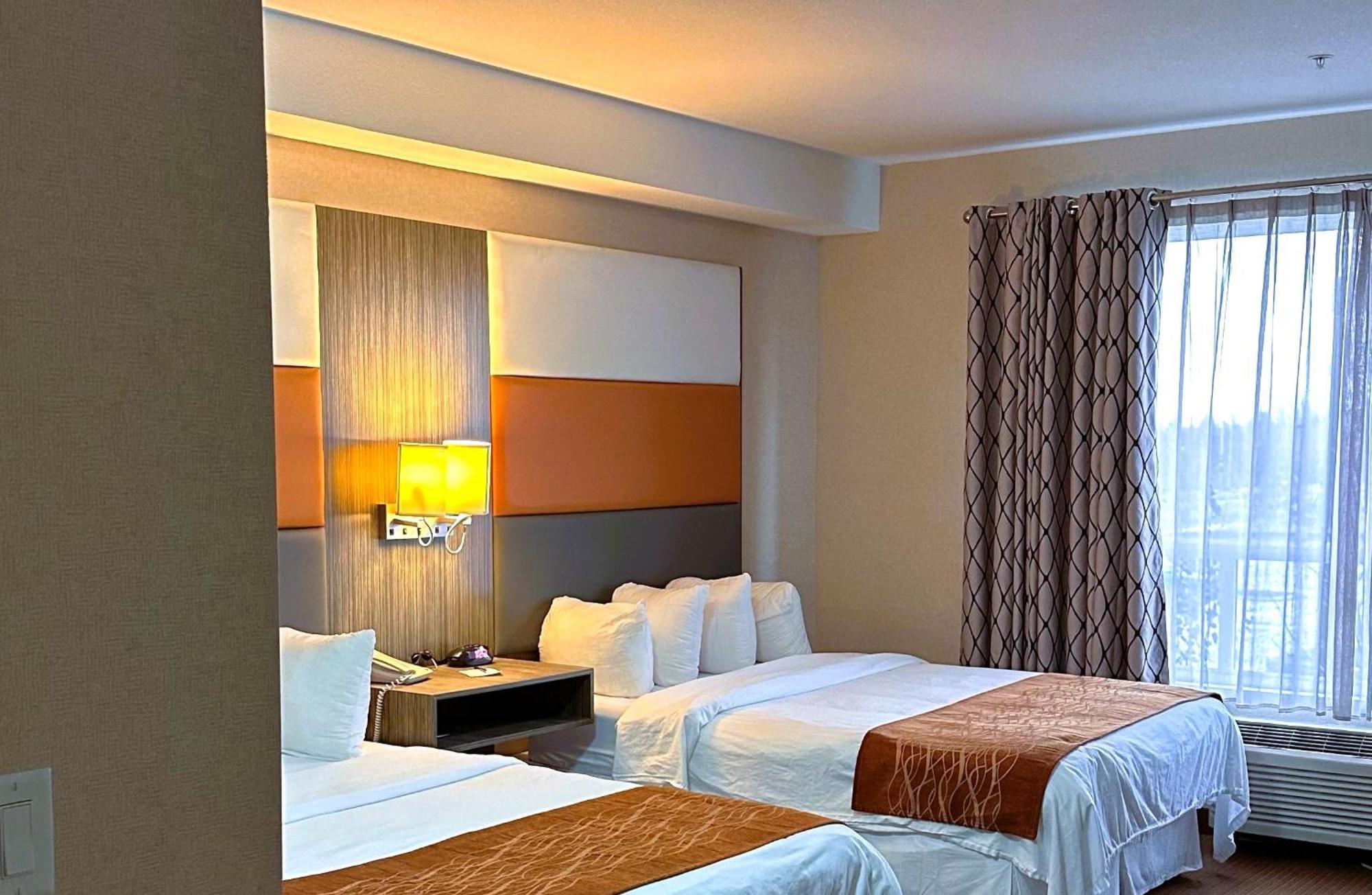Southfort Inn Fort Saskatchewan Экстерьер фото